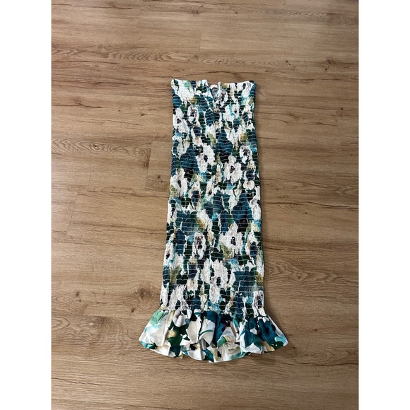 Sun Becomes Her Dresses & Skirts - Sun Becomes Her Smocked Floral Midi Dress Size 6 Strapless Ruffle Hem